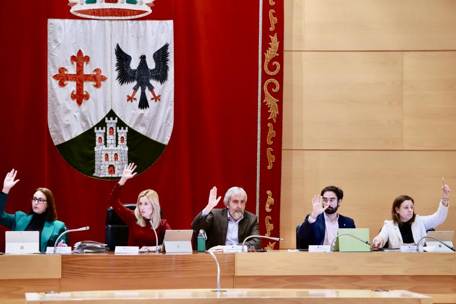 pleno.0.jpeg Un momento del pleno de esta mañana durante una votación