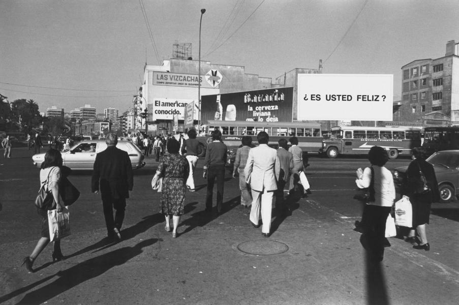Alfredo Jaar.Horiz.jpg Foto Alfredo Jaar.Horiz en exposición Oliva Arauna
