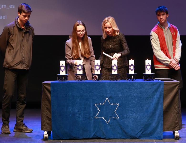 Acto holocausto 1.jpeg Homenaje Holocausto
