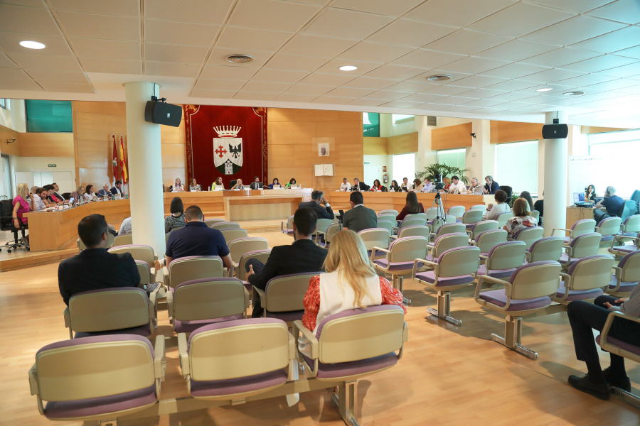 pleno.ordinario.1.jpg El Pleno se ha centrado en un acto declarativo y en las mociones de los grupos