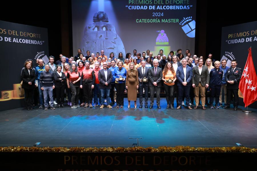 Foto de familia Premios del Deporte Máster.jpeg Foto de familia entrega premios del deporte 2024 categoría máster