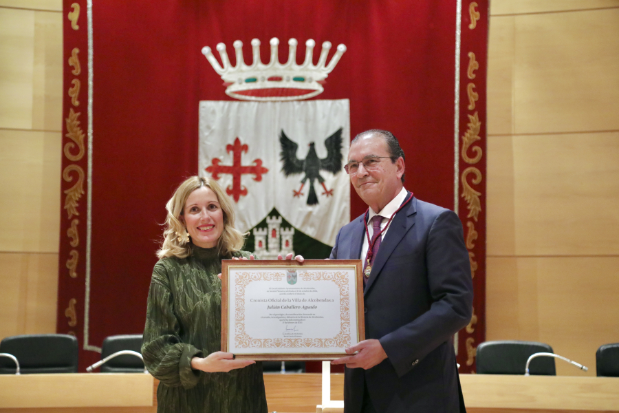 Nuevo cronista oficial 1.jpeg Nuevo cronista oficial