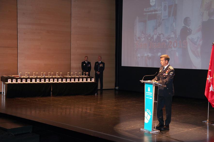 Autoridad. Entrega de reconocimientos día de San Juan, patrón de la Policía Local  - 2019
