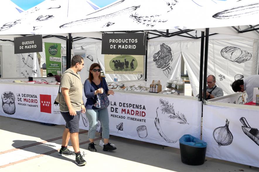 Visitantes. Mercado itinerante "La despensa de Madrid"
