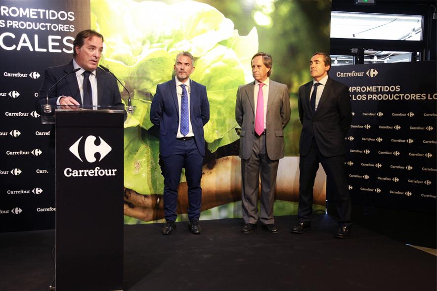 Inauguración Campaña de Alimentos de Madrid en Hipermercado Carrefour - Los jefes del hipermercado y el alcalde.