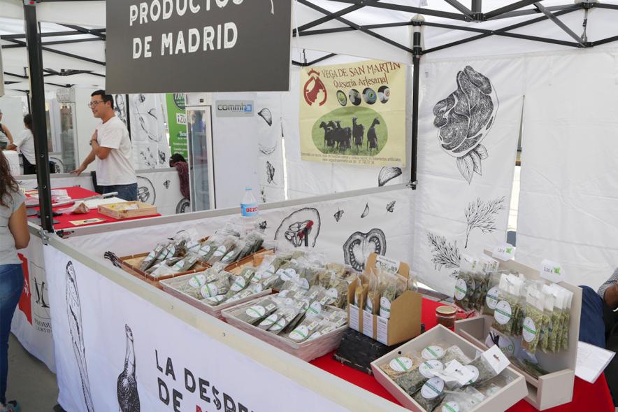 Puesto en el Mercado itinerante.