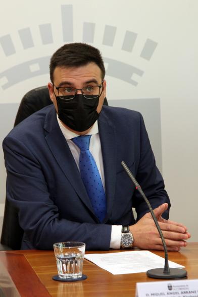 Rueda de prensa presentación resultados Encuesta de Calidad de Vida - Imagen del vicealcalde Miguel Ángel Arranz en un momento de su intervención.