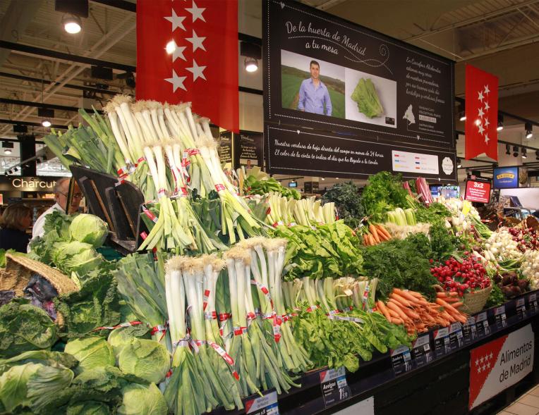 Inauguración Campaña de Alimentos de Madrid en Hipermercado Carrefour - Exposición de los  productos.