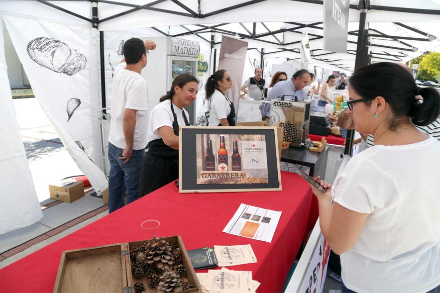 Puesto de cerveza ecológica.