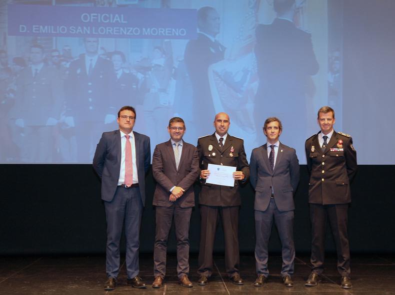 Alcalde Rafael Sanchez, Concejales Miguel Ángel Arranz, Aitor Retolaza, Maria Espin Autoridades y participantes. . Entrega de reconocimientos día de San Juan, patrón de la Policía Local - 2019