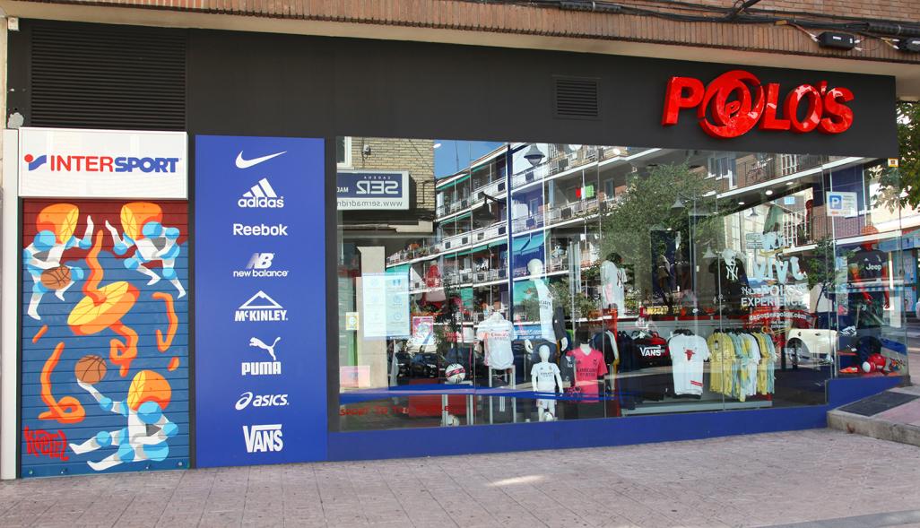 Pieza artística en un escaparate dentro de la iniciativa "Crea"