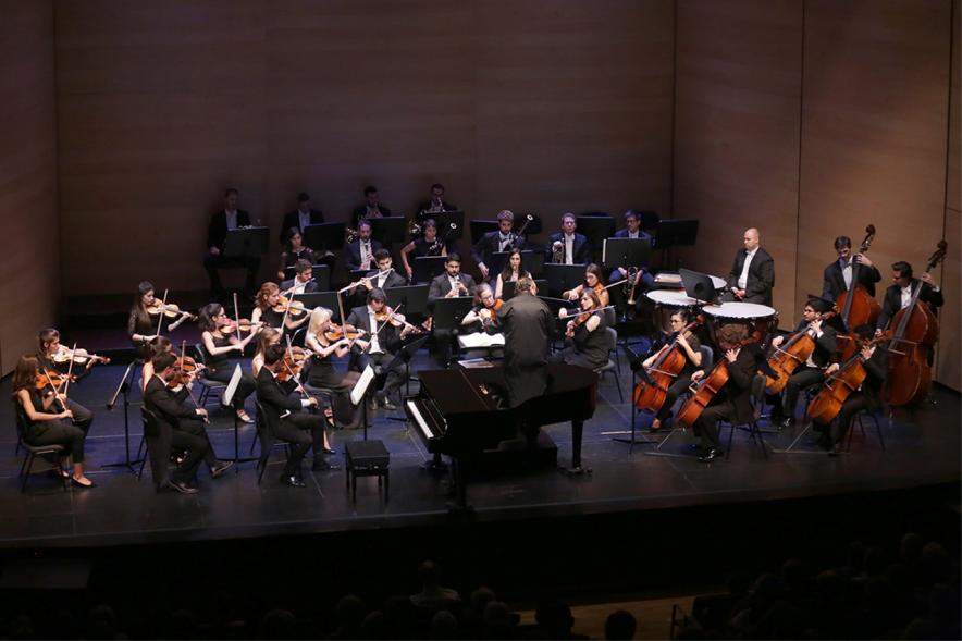 Concierto homenaje a las víctimas del terrorismo - Plano general de la orquesta.