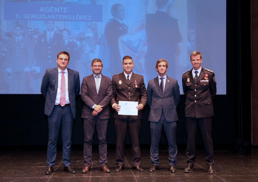 Alcalde Rafael Sanchez, Concejales Miguel Ángel Arranz, Aitor Retolaza, Autoridades y participantes. . Entrega de reconocimientos día de San Juan, patrón de la Policía Local - 2019