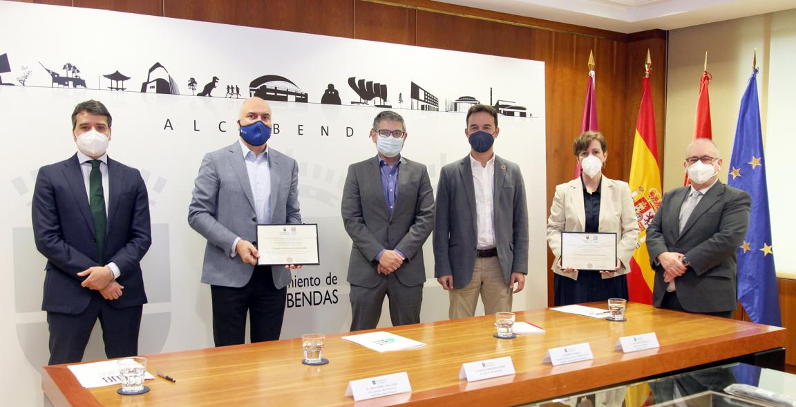 Encuentro con Embajadores Empresariales de Alcobendas - Imagen del alcalde Sanchez Acera reunido con los miembros de la Asociación de Empresarios AICA.