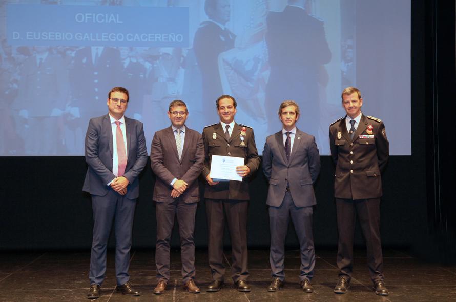 Alcalde Rafael Sanchez, Concejales Miguel Ángel Arranz, Aitor Retolaza, Autoridades y participantes. . Entrega de reconocimientos día de San Juan, patrón de la Policía Local - 2019