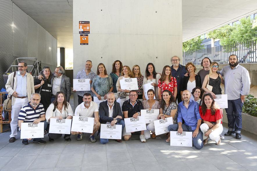 Foto grupal. Graduación alumnos Escuela de Fotografía PIC.A. -2019