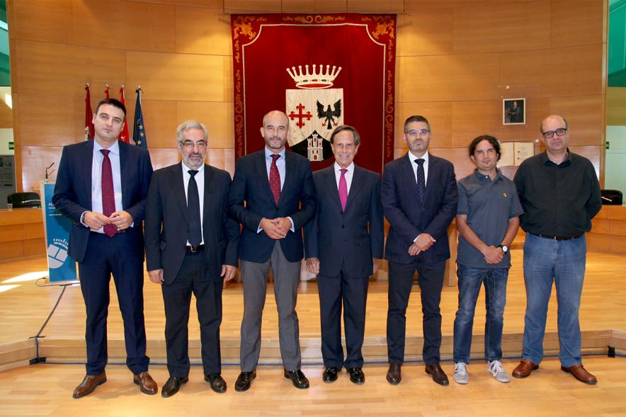 III Debate de Política Municipal de Alcobendas - Imagen de posado del alcalde García de Vinuesa y los demás representas del ayuntamiento.