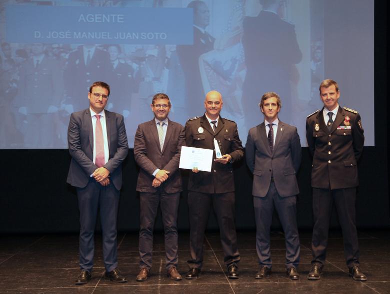 Alcalde Rafael Sanchez, Concejales Miguel Ángel Arran Autoridades y participantes. . Entrega de reconocimientos día de San Juan, patrón de la Policía Local - 2019