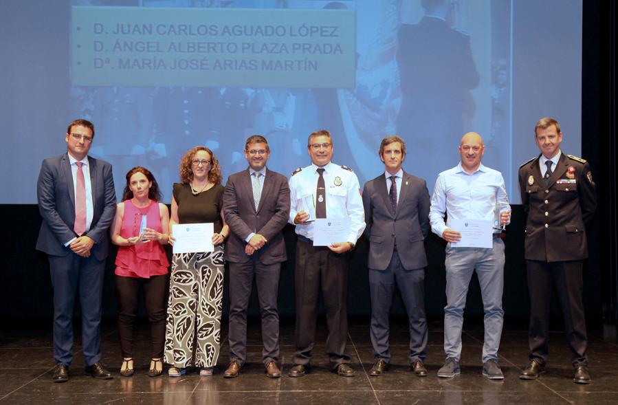 Alcalde Rafael Sanchez, Concejales Miguel Ángel Arran Autoridades y participantes. . Entrega de reconocimientos día de San Juan, patrón de la Policía Local - 2019