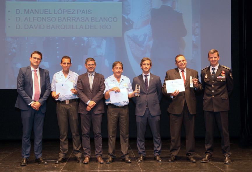 Alcalde Rafael Sanchez Concejales Miguel Ángel Arranz, Aitor Retolaza, Autoridades y premiados. Entrega de reconocimientos día de San Juan, patrón de la Policía Local - 2019