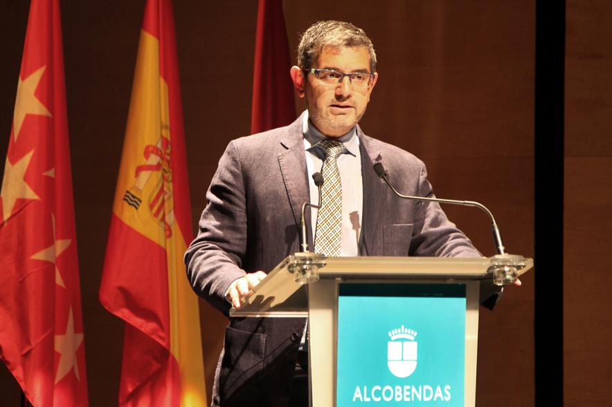Alcalde Rafael Sanchez . Entrega de reconocimientos día de San Juan, patrón de la Policía Local - 2019
