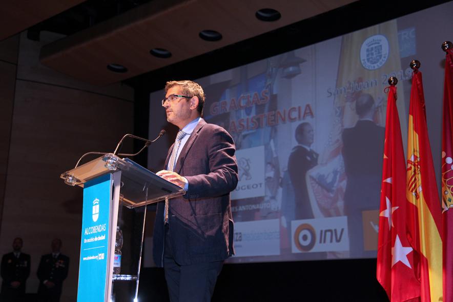 Alcalde Rafael Sánchez. Entrega de reconocimientos día de San Juan, patrón de la Policía Local - 2019