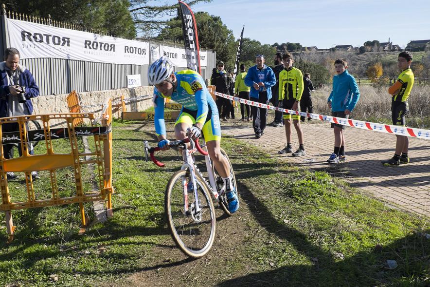 Campeonato de Madrid de Ciclocross - Imagen de un ciclista durante la carrera.