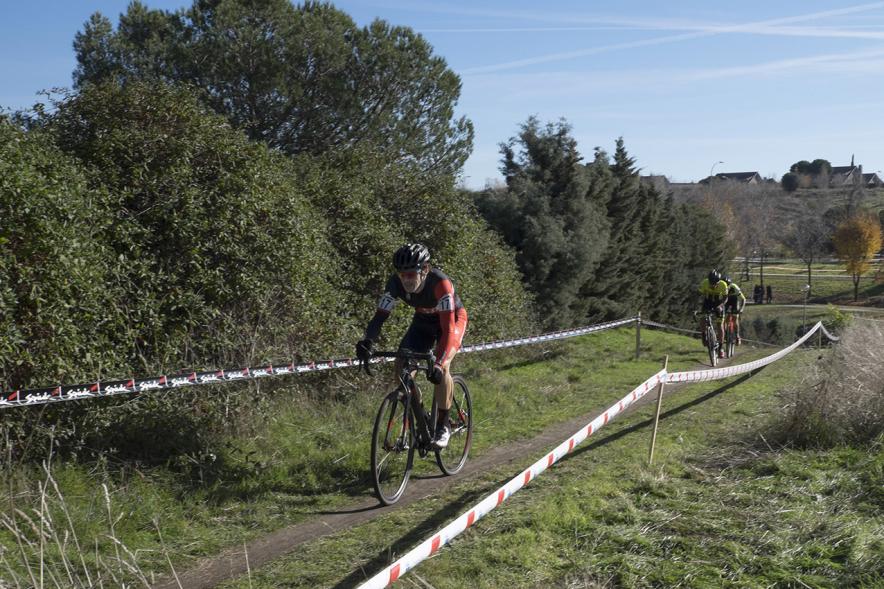 Campeonato de Madrid de Ciclocross - Imagen de un ciclista durante la carrera.