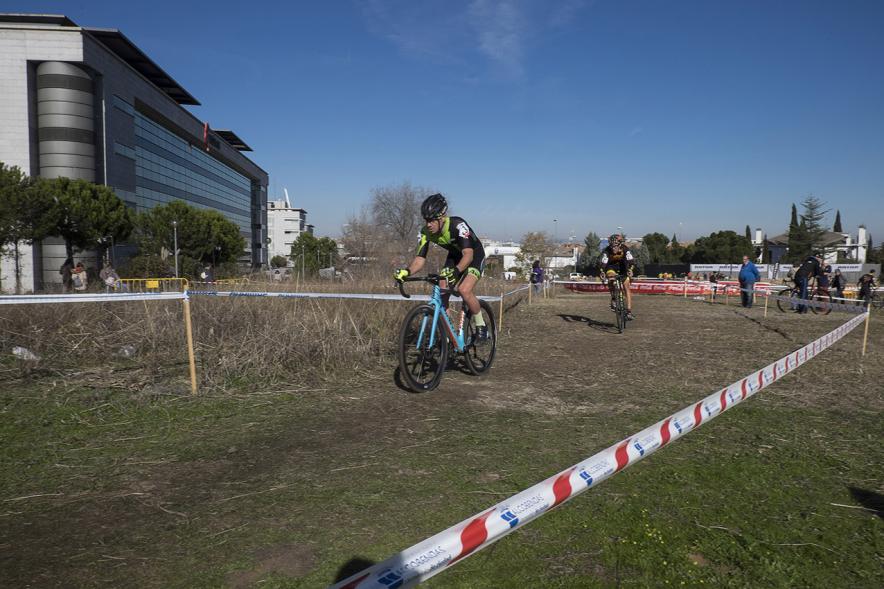 Campeonato de Madrid de Ciclocross - Imagen de ciclistas durante la carrera.