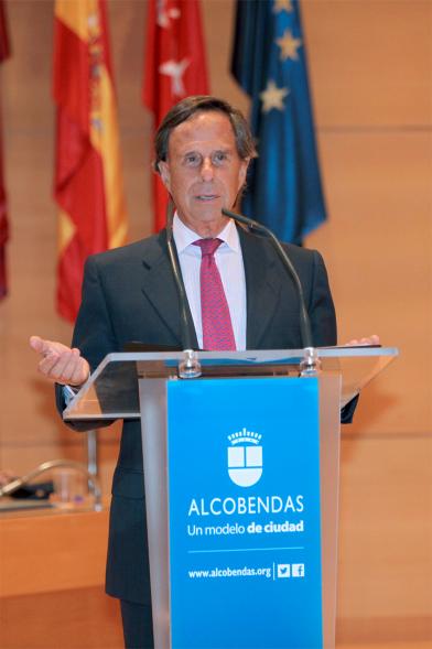 III Debate de Política Municipal de Alcobendas - Imagen del alcalde García de Vinuesa en un momento de su discurso.