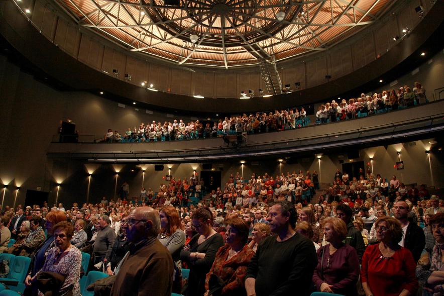 8 de Marzo Día de la Mujer - Entrega de los Premios Atenea y Hombres por la Igualdad - Vista general del teatro.