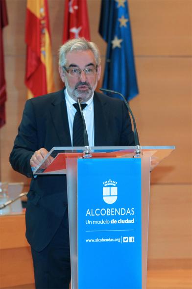 III Debate de Política Municipal de Alcobendas - Imagen de un representante del ayuntamiento en un momento de su discurso.