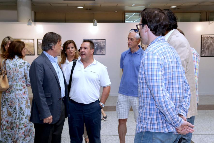 Alcalde Ignacio de Vinuesa y visitantes. 