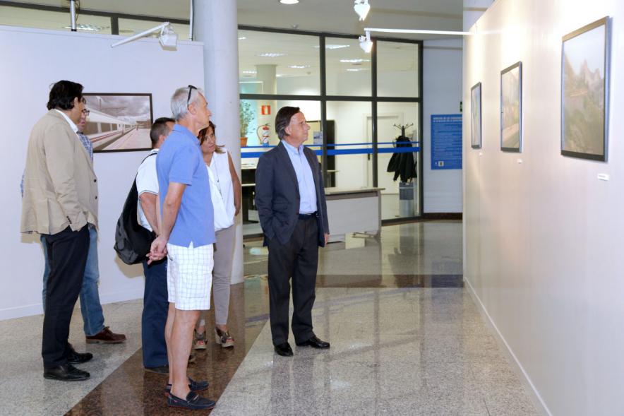 Alcalde Ignacio de Vinuesa y visitantes. 
