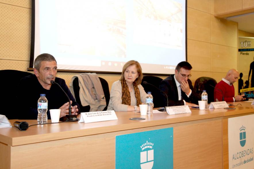 Reunión de la ACAA en C.D. VAldelasfuentes - Imagen de José Luis la Fuente en un momento de discurso.