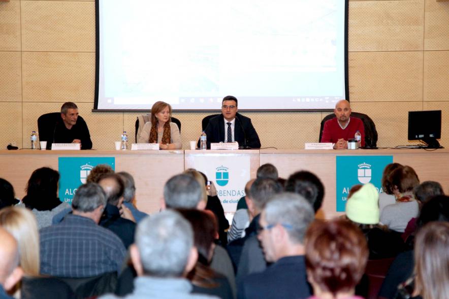 Reunión de la ACAA en C.D. VAldelasfuentes - Imagen de la mesa presidencial con sus ponentes.