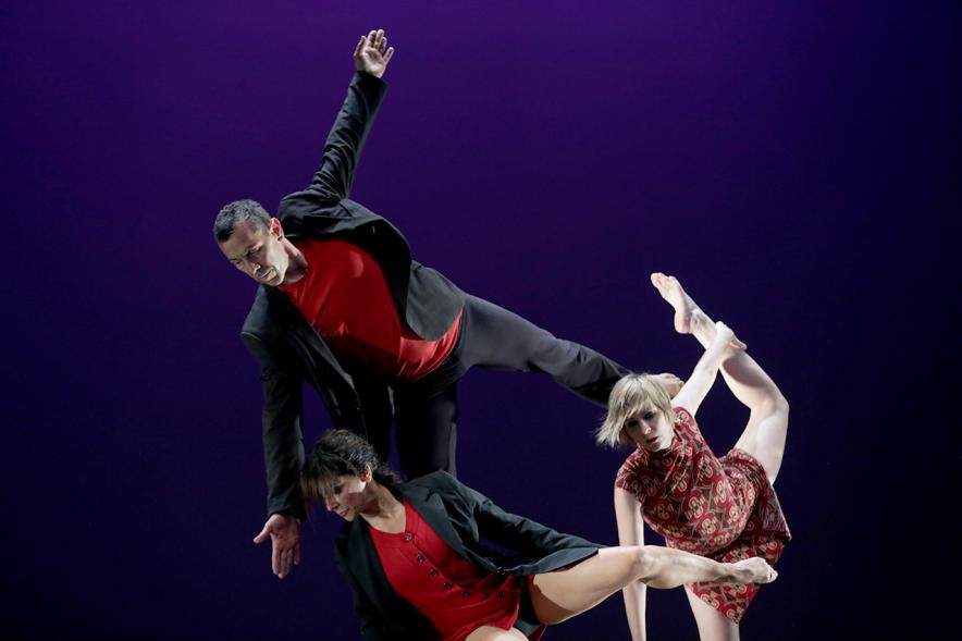 VIIº Certamen Día Mundial de la Danza ADAE - Imagen de uno de los grupos de danza en un momento de su actuación.