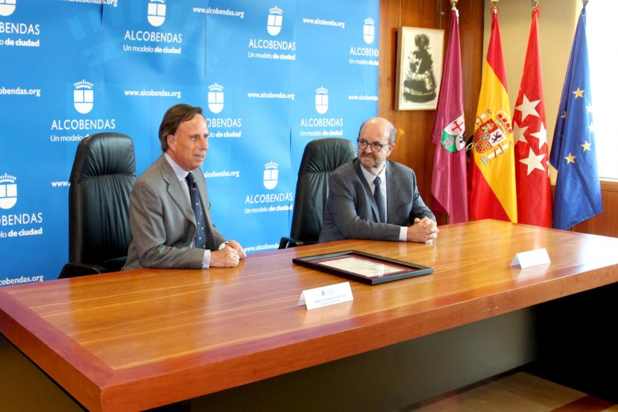 Entrega Certificación AENOR al Ayuntamiento -  Imagen de los momentos antes de la entrega de la certificación AENOR.