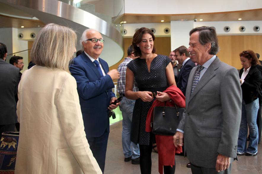 40º Aniversario de AICA - El alcalde García de Vinuesa saludando.