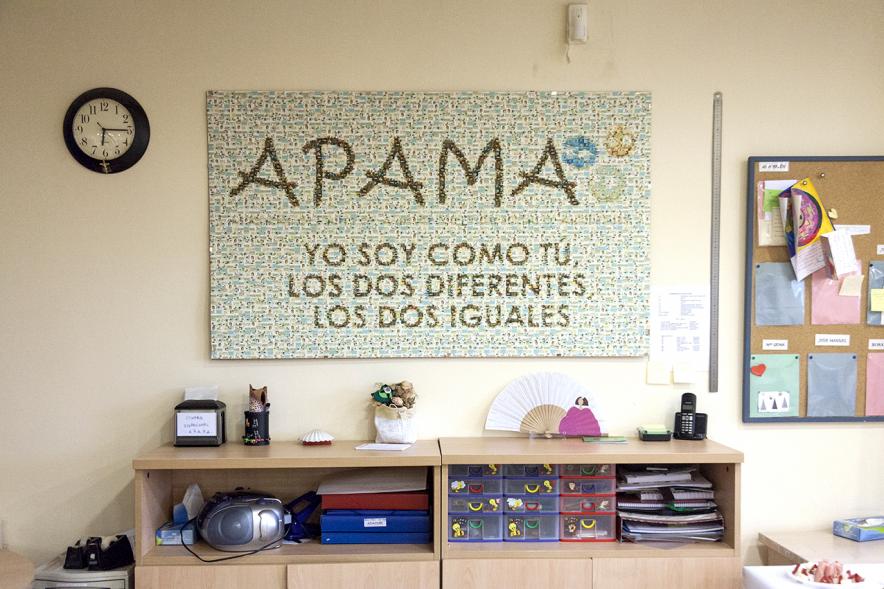 Día Mundial del Autismo en APAMA - Imagen del cartel de la asociación.
