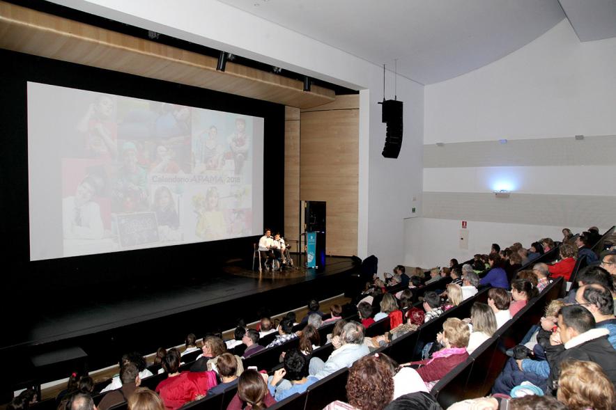 Presentación Calendario APAMA 2018 -Panorámica del auditorio.