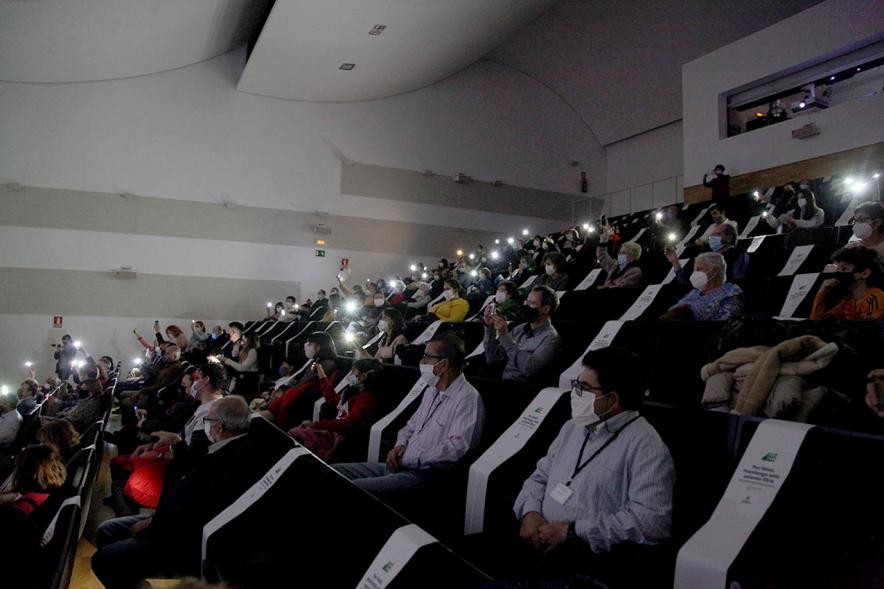 Presentación Calendario APAMA 2021 - Imagen del público sentados en sus butacas.