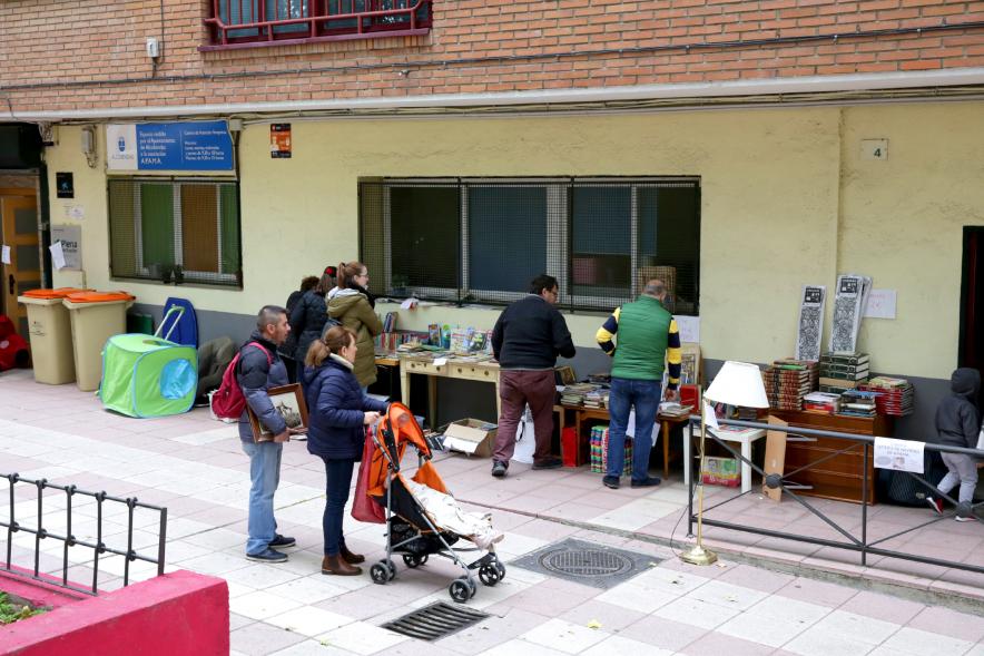 Puestos de libros en el Mercadillo. 