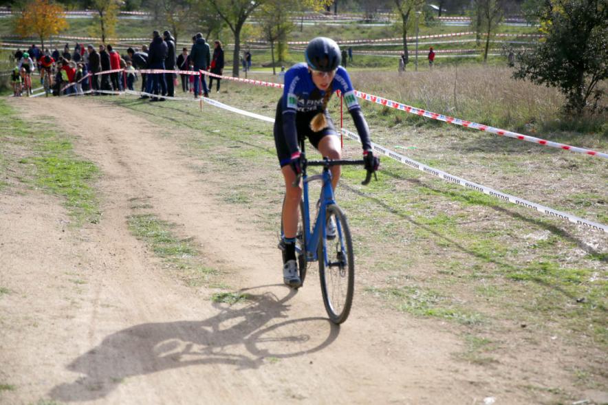 Primer plano de ciclista durante la carrera. VIII Ciclocross Ciudad de Alcobendas -2019
