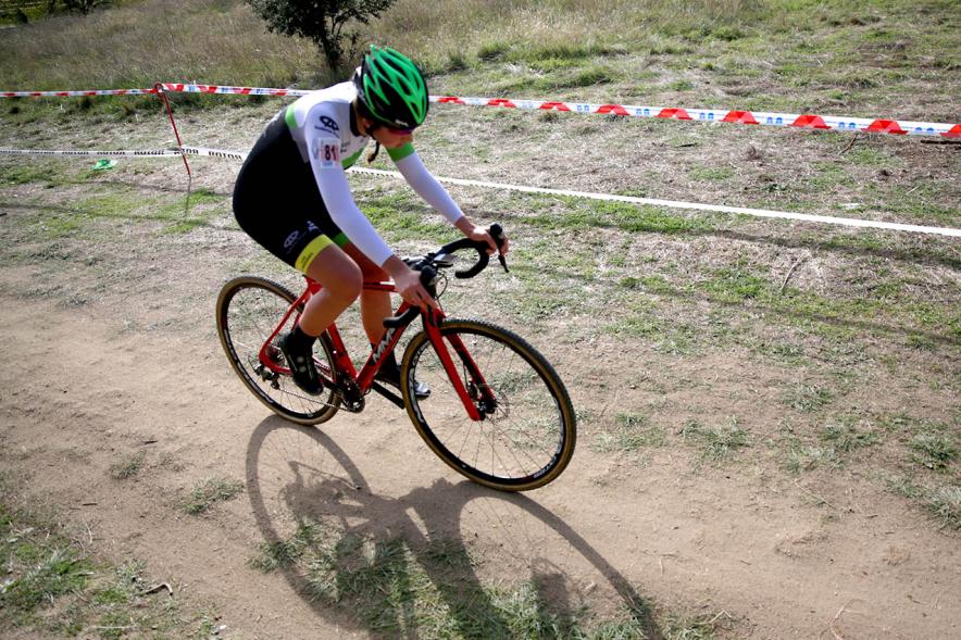 Primer plano de ciclista durante la carrera. . VIII Ciclocross Ciudad de Alcobendas – 2019