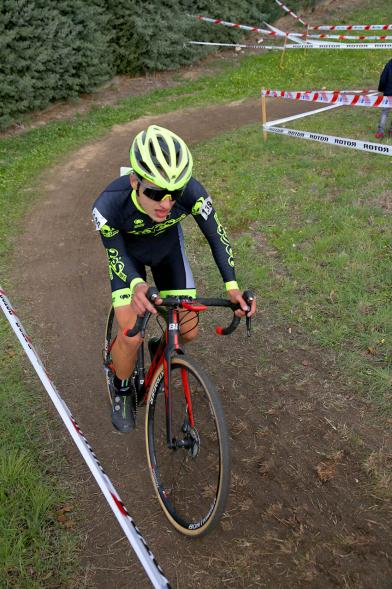 Primer plano de ciclista durante la carrera. VIII Ciclocross Ciudad de Alcobendas -2019