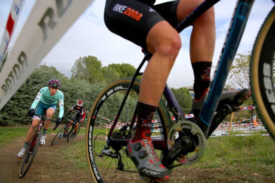 Primer plano de ciclista durante la carrera. VIII Ciclocross Ciudad de Alcobendas -2019