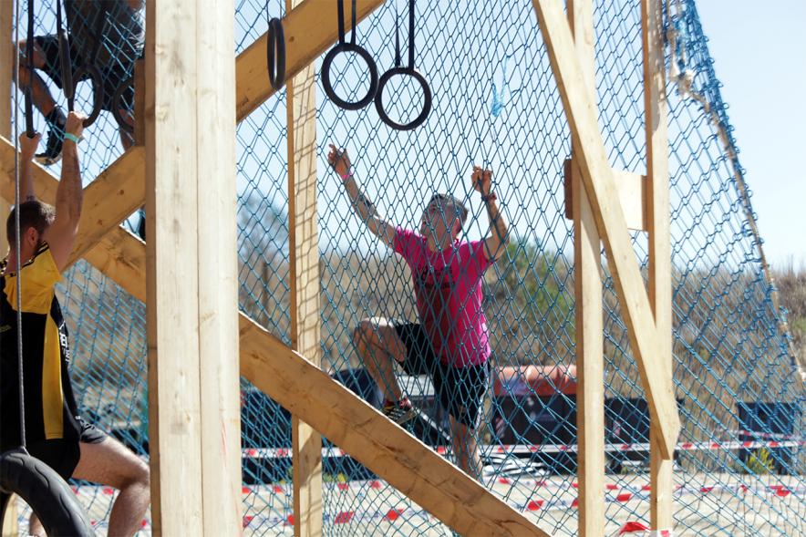 Gladiator Race -   Sorteando anillas.