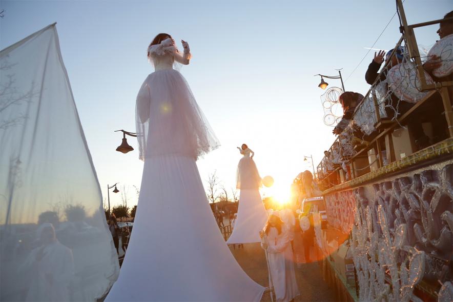 Cabalgata de Reyes 2019 - Imagen de personas disfrazadas que participan en el desfile.
