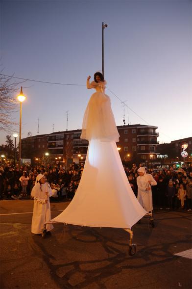 Cabalgata de Reyes 2019 - Imagen de personas disfrazadas que participan en el desfile.